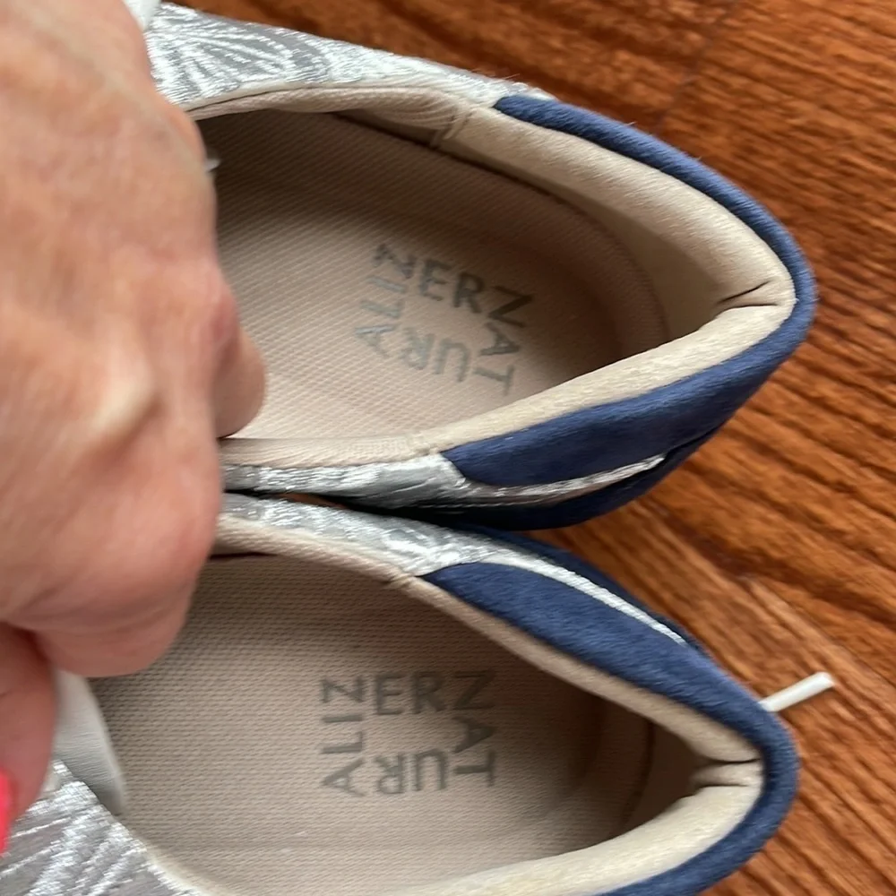 Naturalizer women’s MORRISON 4 sneaker suede heel metallic embroidered size 9.5W
